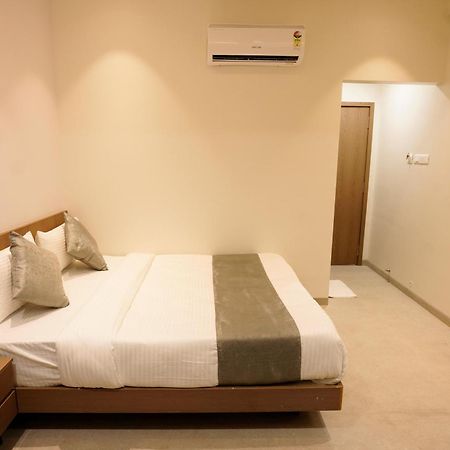 A Square Executive Hotel Aurangābād Extérieur photo
