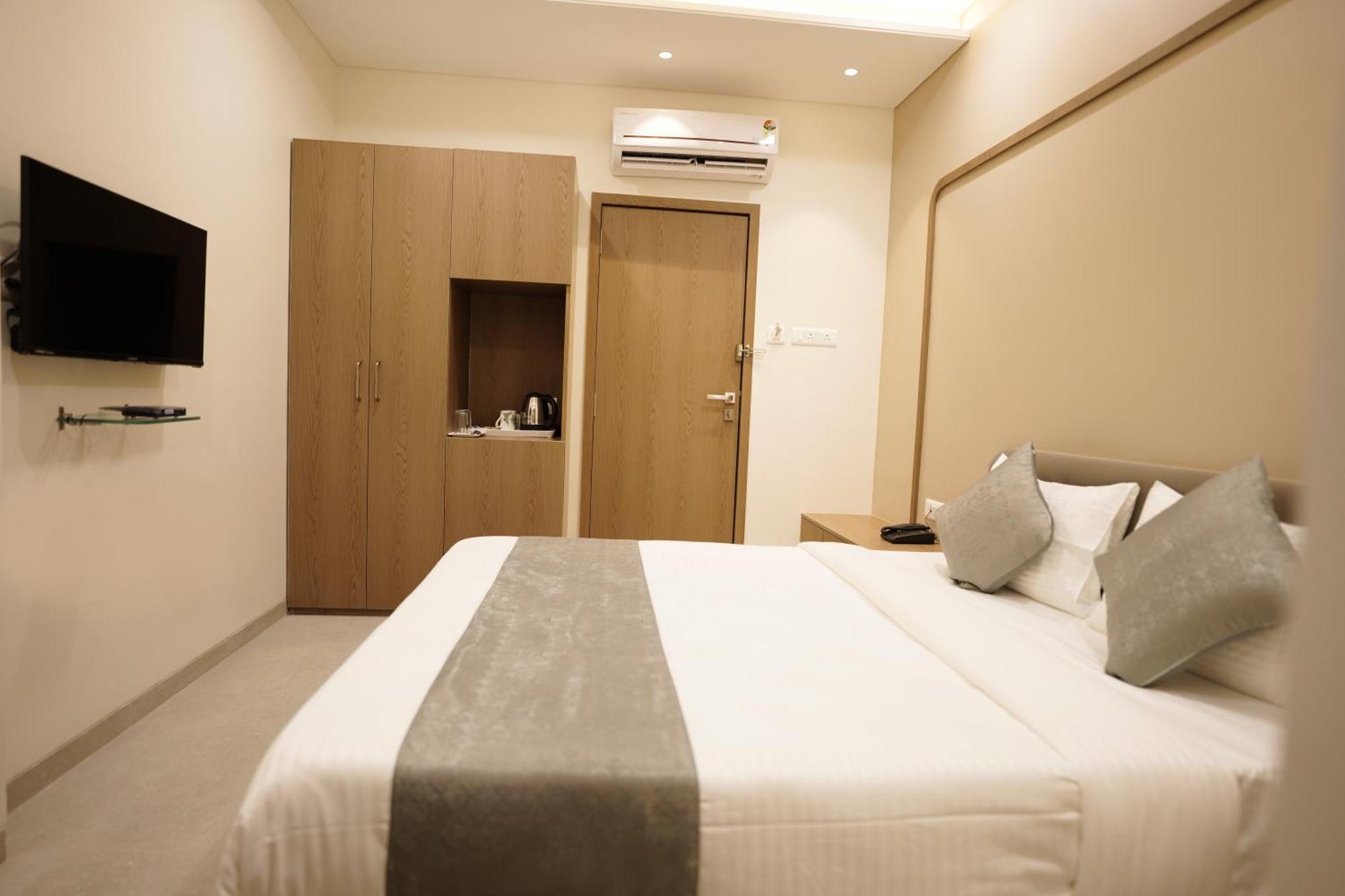 A Square Executive Hotel Aurangābād Extérieur photo