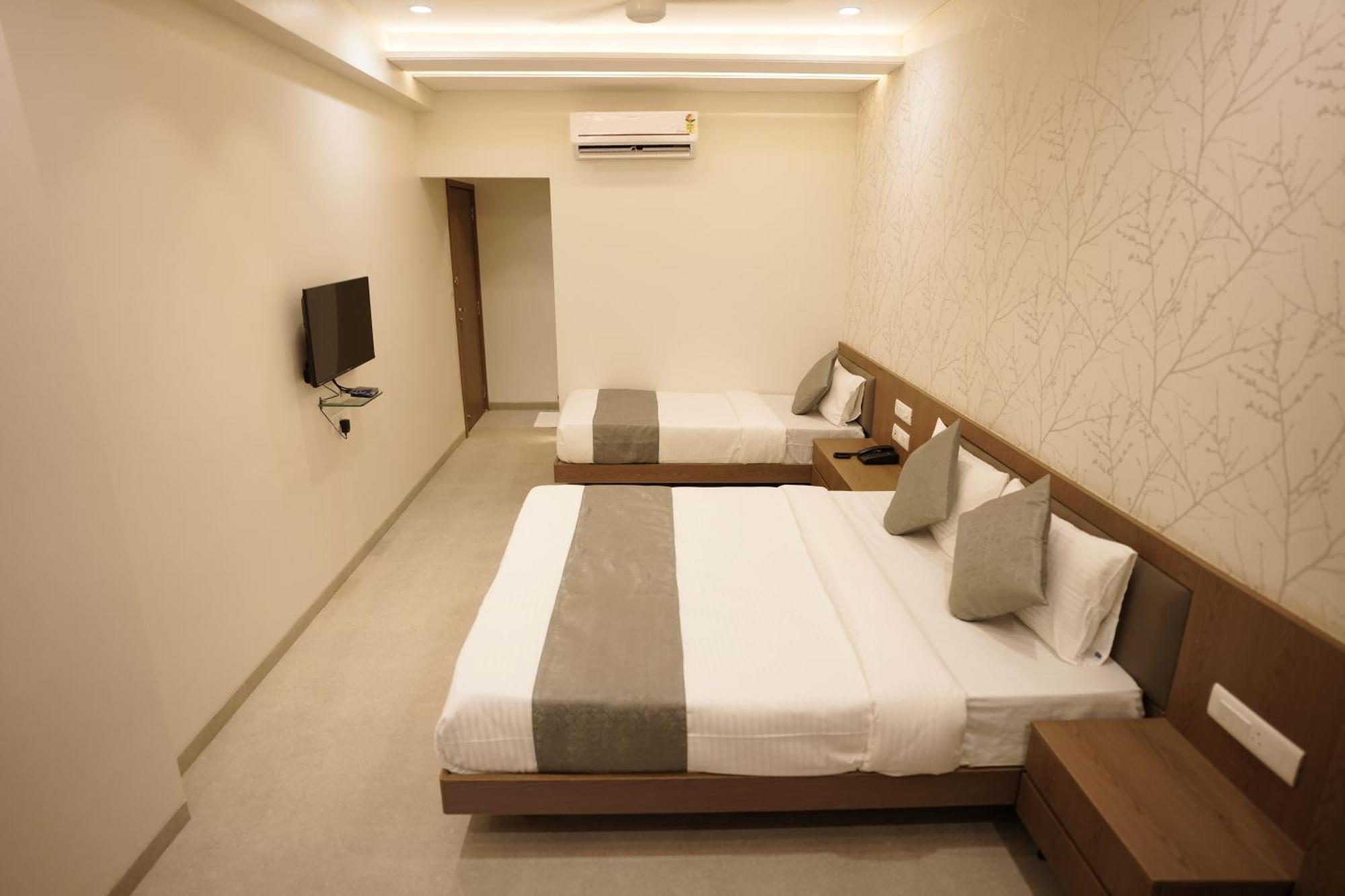 A Square Executive Hotel Aurangābād Extérieur photo